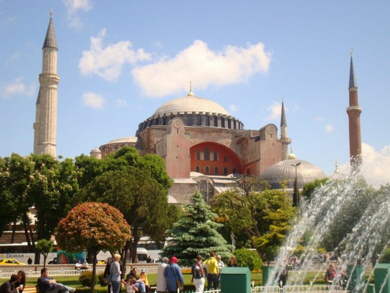 «Hello Anatolia»: A young expat from the U.S. decides to live in Smyrna